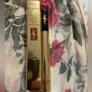 YSL Singulier multi intensified mascara #6 (not waterproof) color: Deep plum